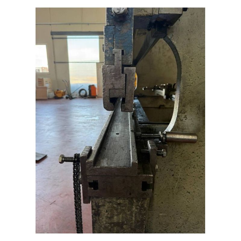 Apkant preša 200t x 4000 mm, neispravno stanje Cijena