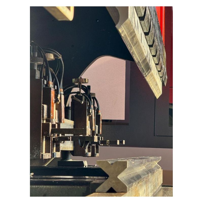 Apkant preša AMADA NC 50tx2000mm (Neispravno stanje - strujni dio) Cijena