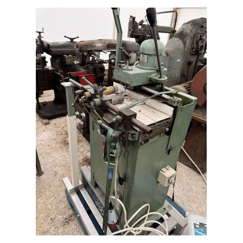 Stroj za rezanje aluminijskih profila Price